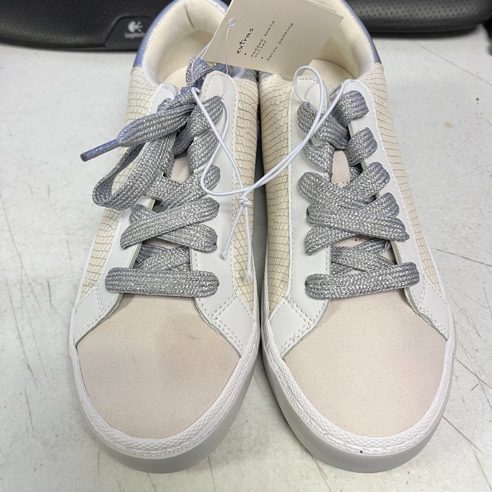 Women's Maddison Sneakers - A New Day White w/ Silver Size 7